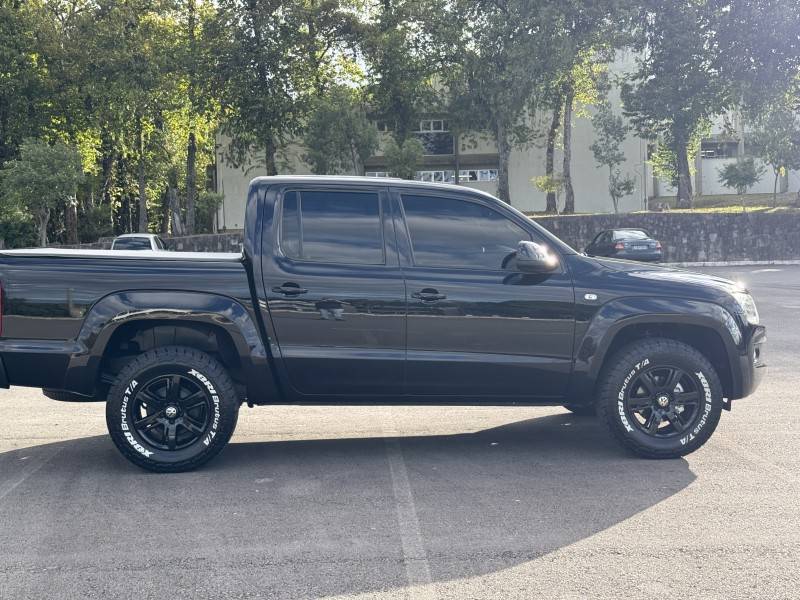 VOLKSWAGEN - AMAROK - 2013/2013 - Preta - R$ 95.900,00