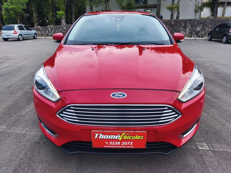 FORD - FOCUS - 2016/2016 - Vermelha - R$ 72.900,00