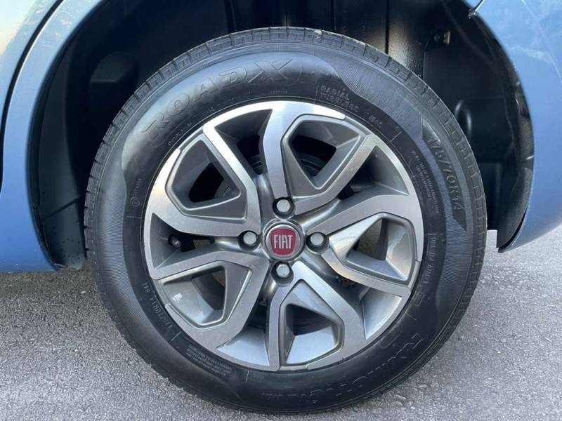 FIAT - PALIO - 2015/2015 - Cinza - R$ 39.900,00