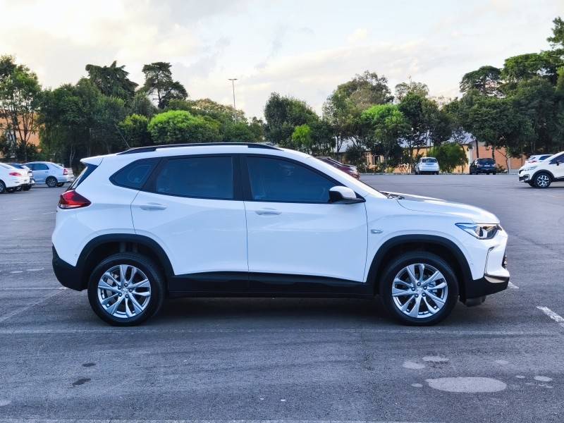 CHEVROLET - TRACKER - 2022/2022 - Branca - R$ 107.900,00