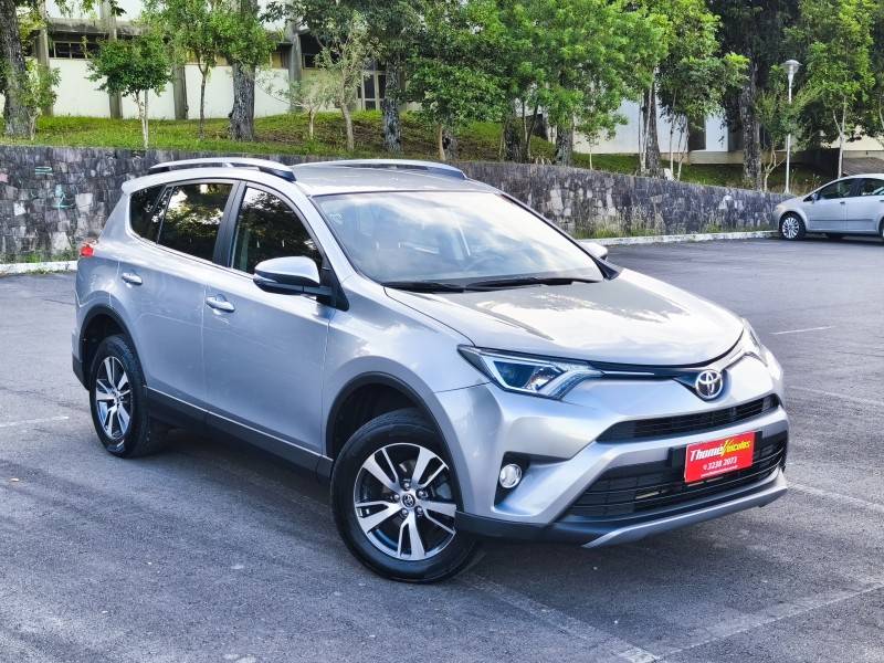 TOYOTA - RAV4 - 2018/2018 - Prata - R$ 119.900,00