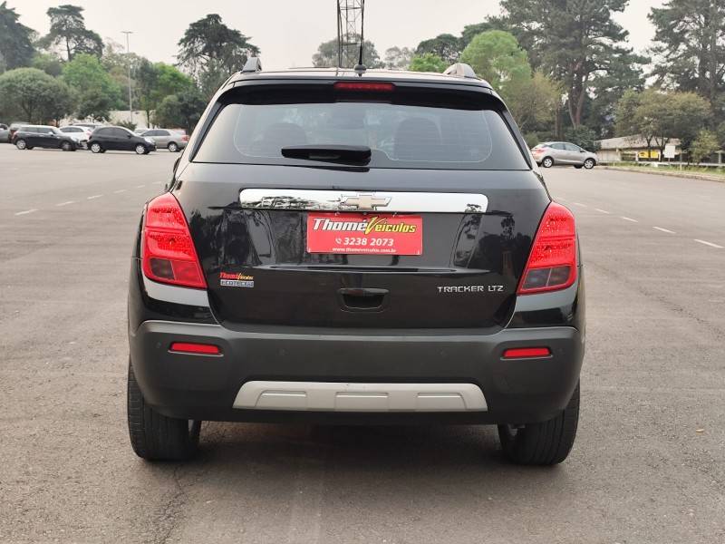 CHEVROLET - TRACKER - 2015/2015 - Prata - R$ 67.900,00
