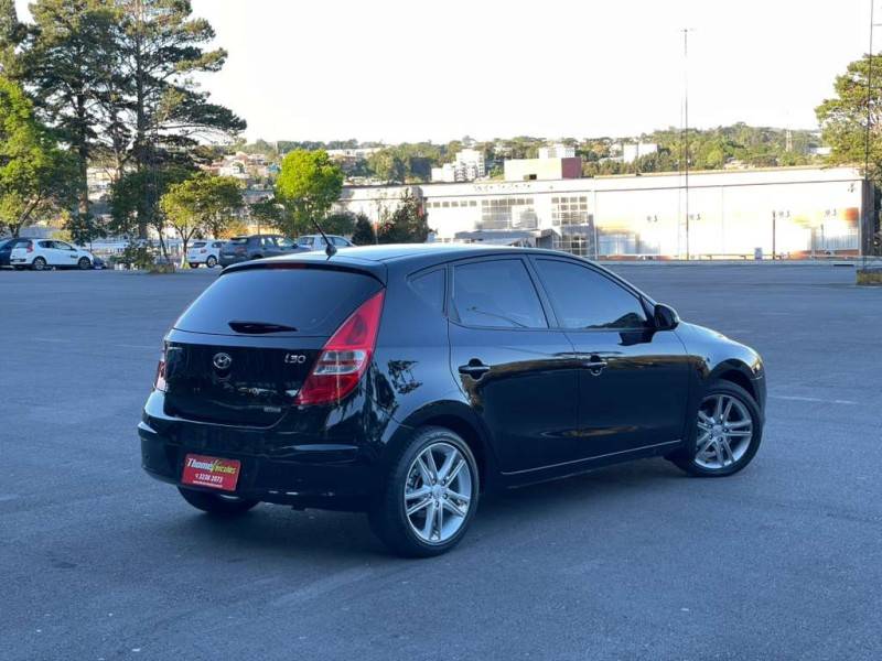 HYUNDAI - I30 - 2011/2011 - Preta - R$ 43.900,00