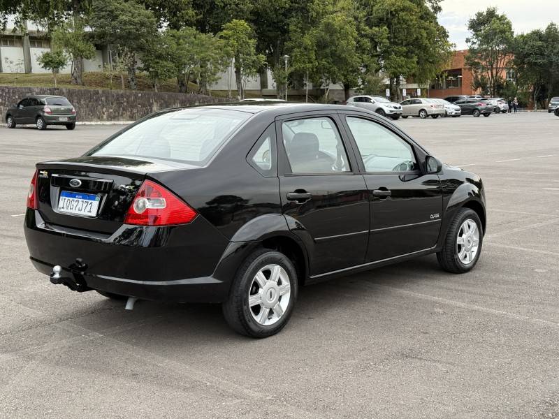 FORD - FIESTA - 2010/2010 - Preta - R$ 24.900,00