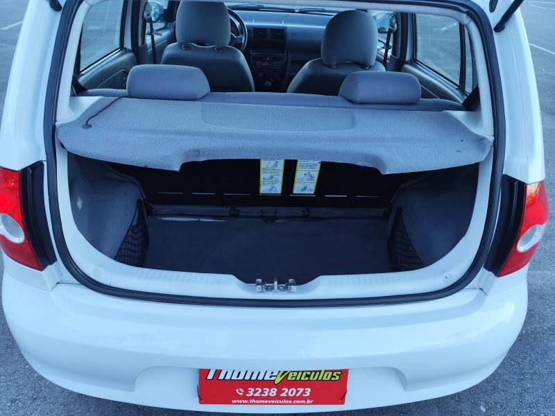 VOLKSWAGEN - FOX - 2009/2009 - Branca - R$ 29.900,00