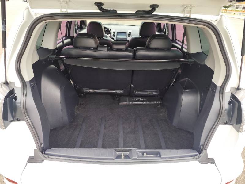 MITSUBISHI - OUTLANDER - 2011/2011 - Branca - R$ 59.900,00