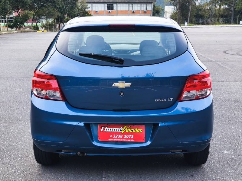 CHEVROLET - ONIX - 2015/2015 - Prata - R$ 46.900,00
