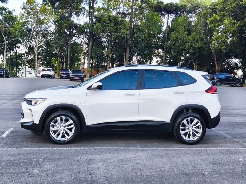 CHEVROLET - TRACKER - 2022/2022 - Branca - R$ 107.900,00