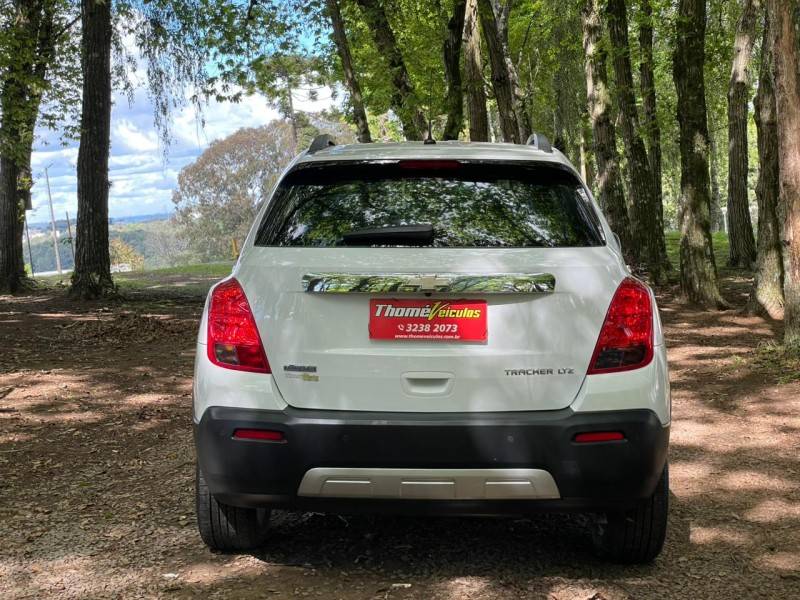 CHEVROLET - TRACKER - 2014/2014 - Branca - R$ 65.900,00