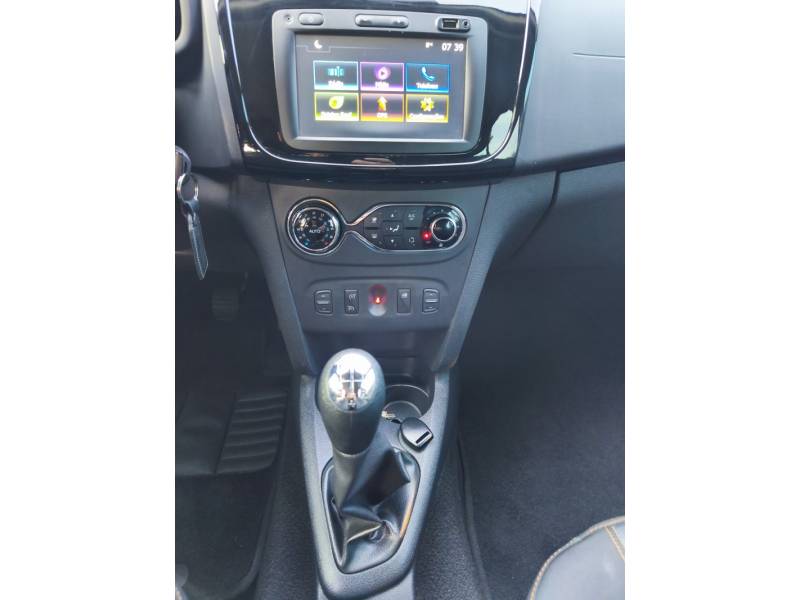 RENAULT - SANDERO - 2018/2018 - Branca - R$ 55.900,00