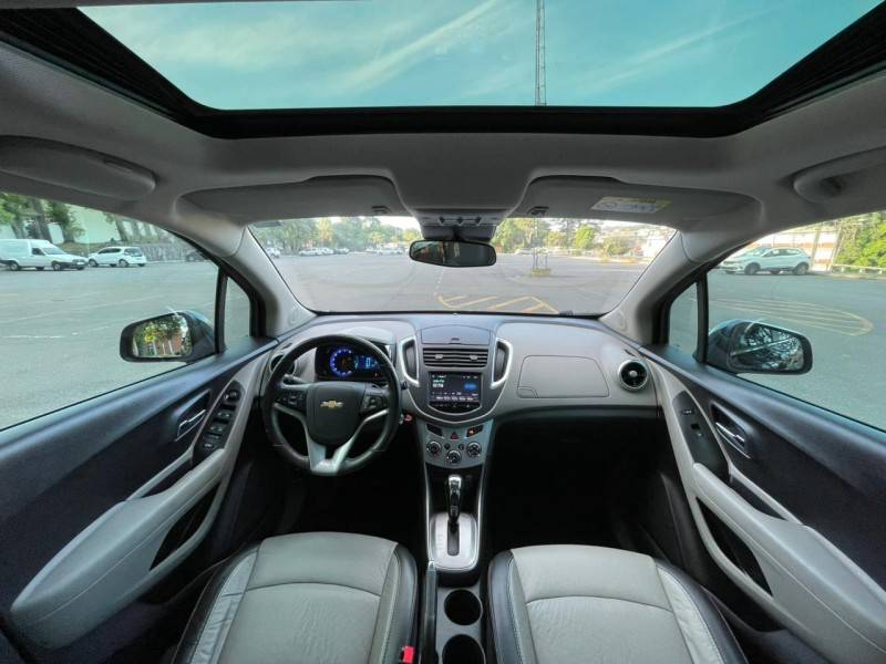 CHEVROLET - TRACKER - 2015/2015 - Preta - R$ 68.900,00