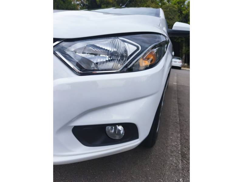 CHEVROLET - ONIX - 2018/2018 - Branca - R$ 63.900,00