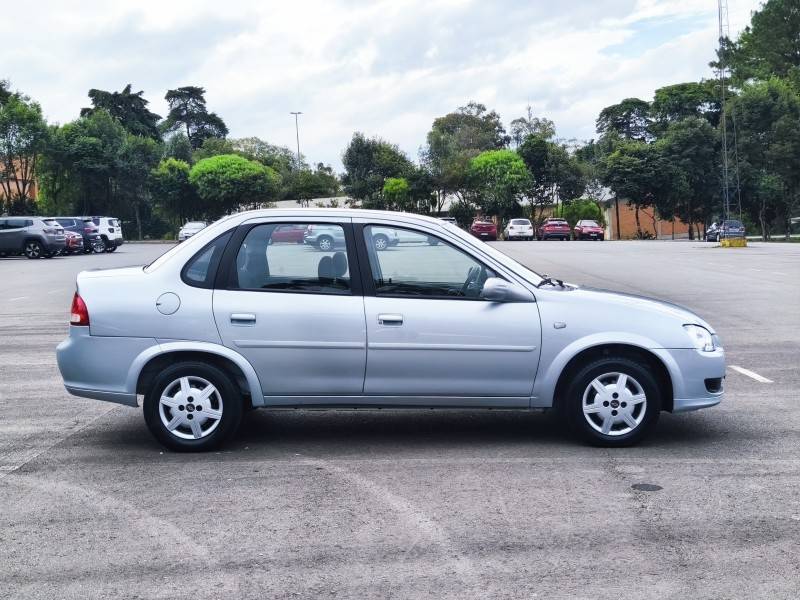 CHEVROLET - CLASSIC - 2013/2013 - Prata - R$ 29.900,00