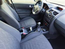 RENAULT - MÉGANE - 2010/2011 - Preta - R$ 31.900,00