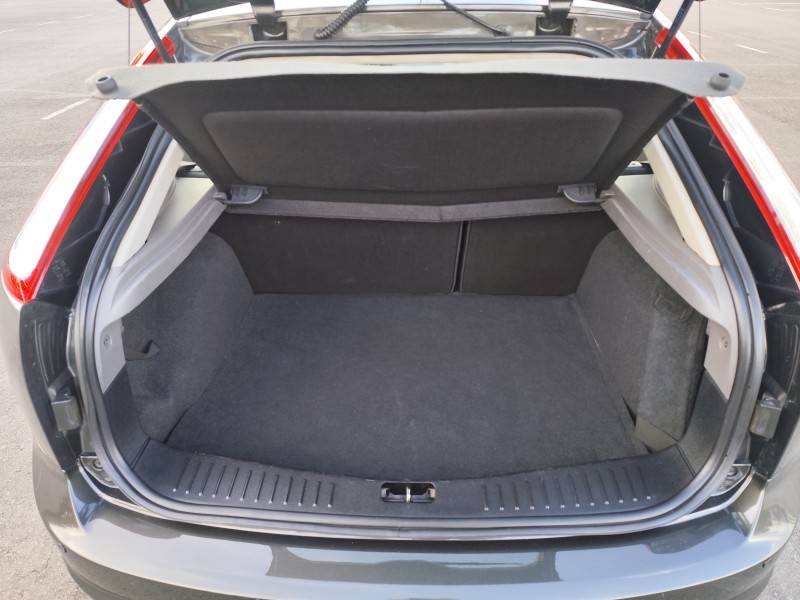 FORD - FOCUS - 2013/2013 - Cinza - R$ 41.900,00