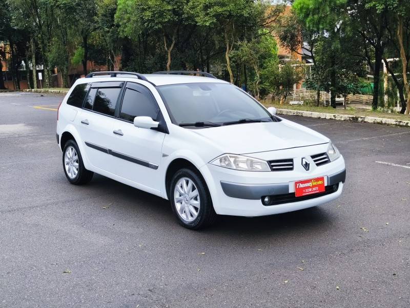 RENAULT - MÉGANE - 2011/2011 - Branca - R$ 34.900,00
