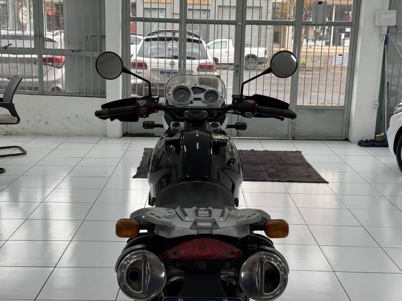 BMW - G 650 - 2011/2011 - Preta - R$ 23.900,00