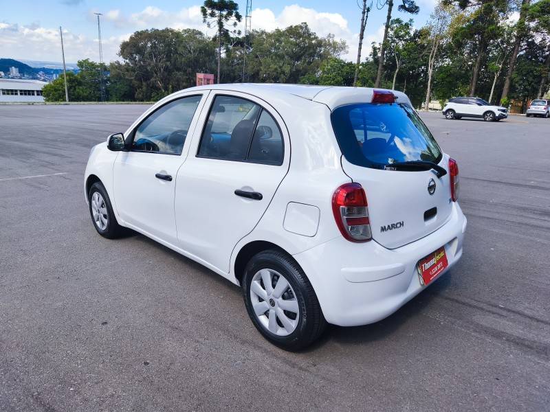NISSAN - MARCH - 2013/2013 - Branca - R$ 38.900,00