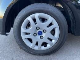 FORD - FIESTA - 2014/2014 - Preta - R$ 33.900,00