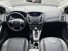 FORD - FOCUS - 2015/2015 - Dourada - R$ 49.900,00