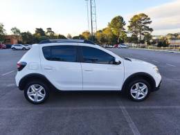 RENAULT - SANDERO - 2021/2021 - Branca - R$ 68.900,00