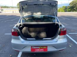 VOLKSWAGEN - VOYAGE - 2018/2018 - Prata - R$ 48.900,00