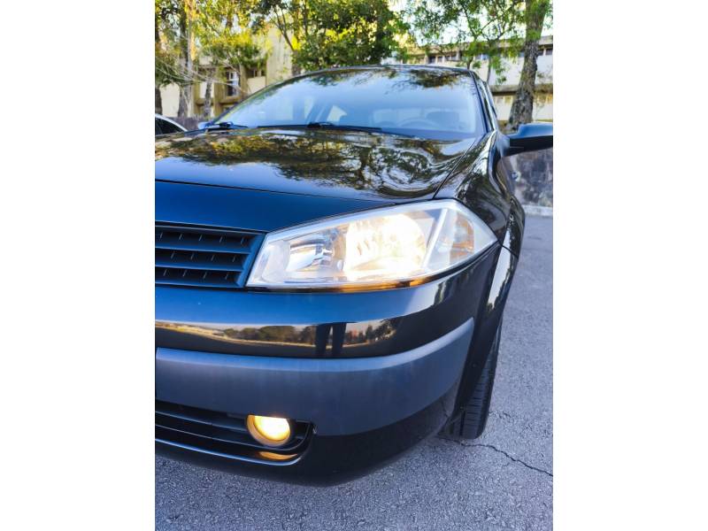 RENAULT - MÉGANE - 2010/2011 - Preta - R$ 31.900,00