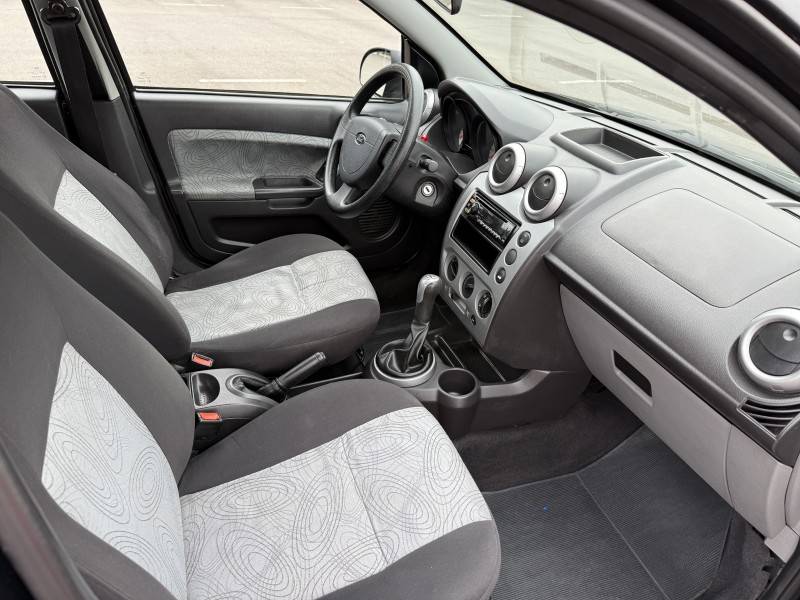 FORD - FIESTA - 2010/2010 - Preta - R$ 24.900,00
