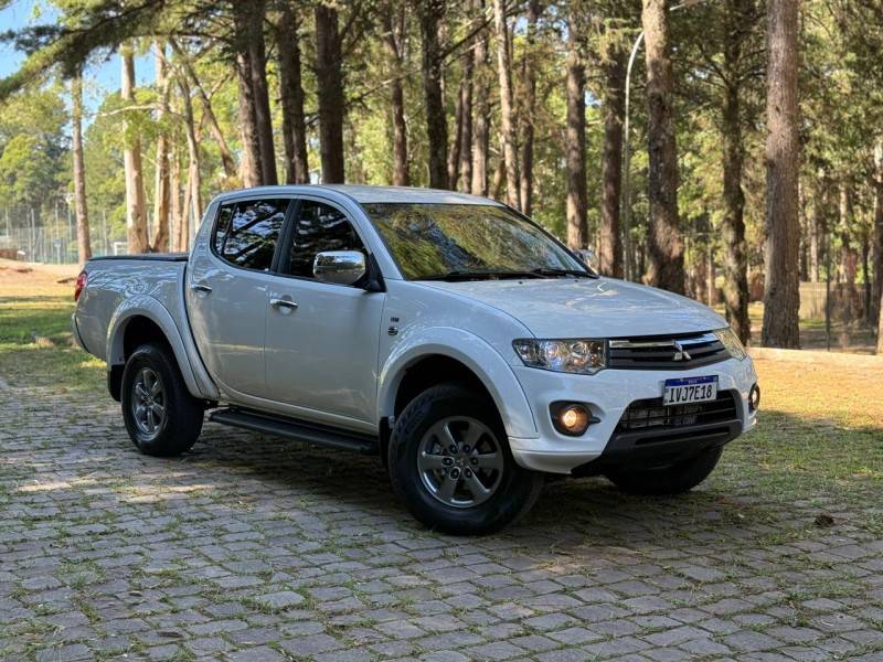 MITSUBISHI - L200 TRITON - 2015/2015 - Branca - R$ 125.900,00