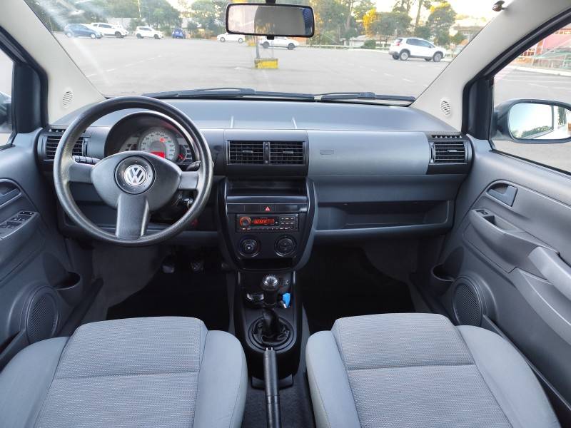 VOLKSWAGEN - FOX - 2009/2009 - Branca - R$ 29.900,00