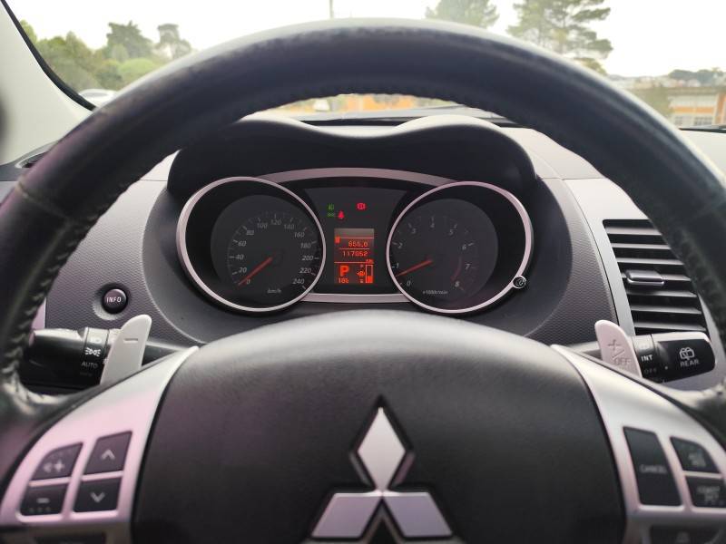MITSUBISHI - OUTLANDER - 2011/2011 - Branca - R$ 59.900,00