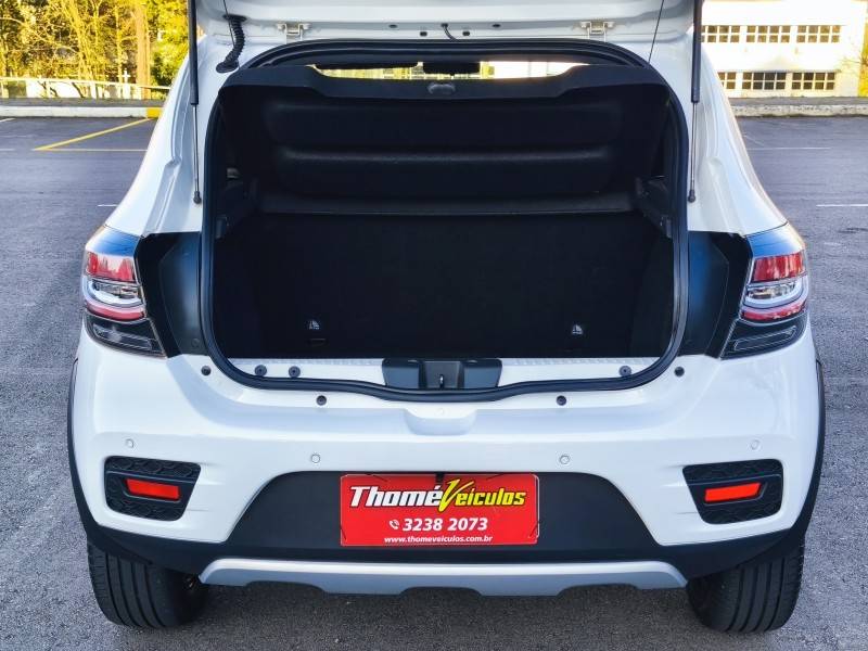 RENAULT - SANDERO - 2022/2022 - Branca - R$ 66.900,00