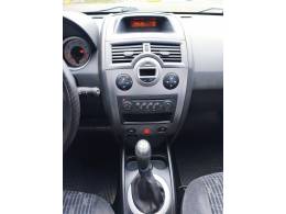 RENAULT - MÉGANE - 2011/2011 - Branca - R$ 34.900,00