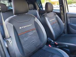 RENAULT - SANDERO - 2021/2021 - Branca - R$ 68.900,00