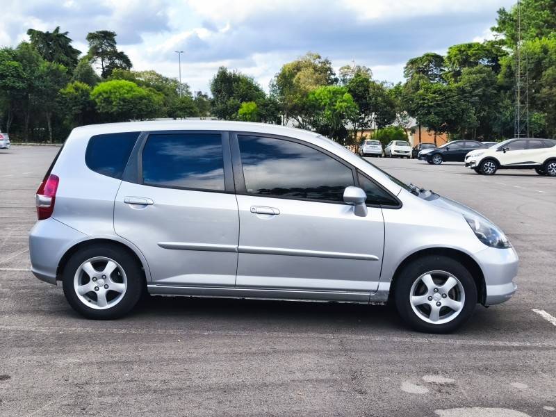 HONDA - FIT - 2006/2006 - Prata - R$ 32.900,00