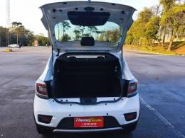 RENAULT - SANDERO - 2018/2018 - Branca - R$ 55.900,00