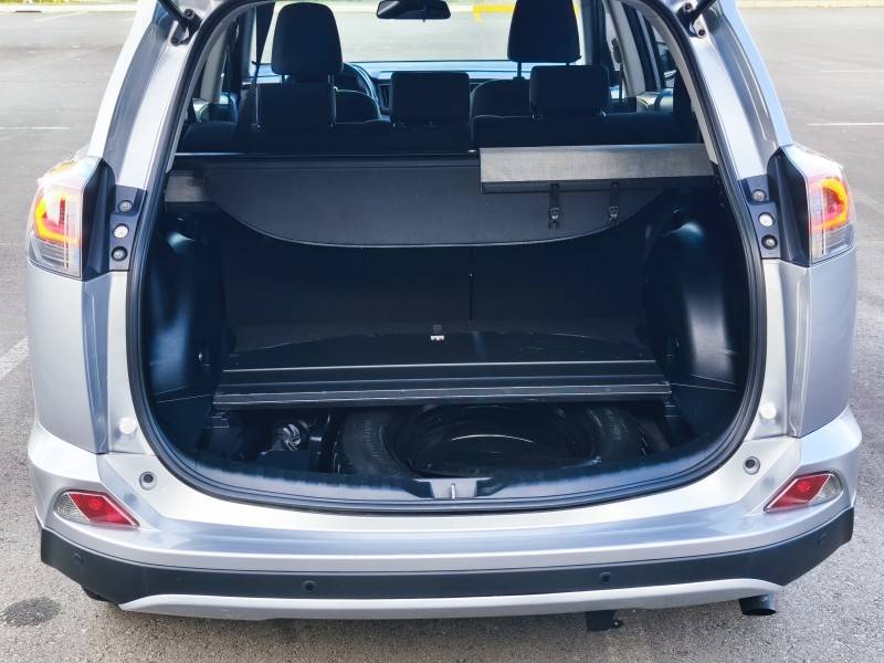 TOYOTA - RAV4 - 2018/2018 - Prata - R$ 119.900,00
