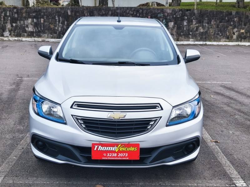 CHEVROLET - ONIX - 2015/2015 - Prata - R$ 48.900,00