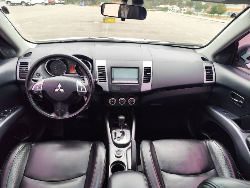 MITSUBISHI - OUTLANDER - 2011/2011 - Branca - R$ 59.900,00