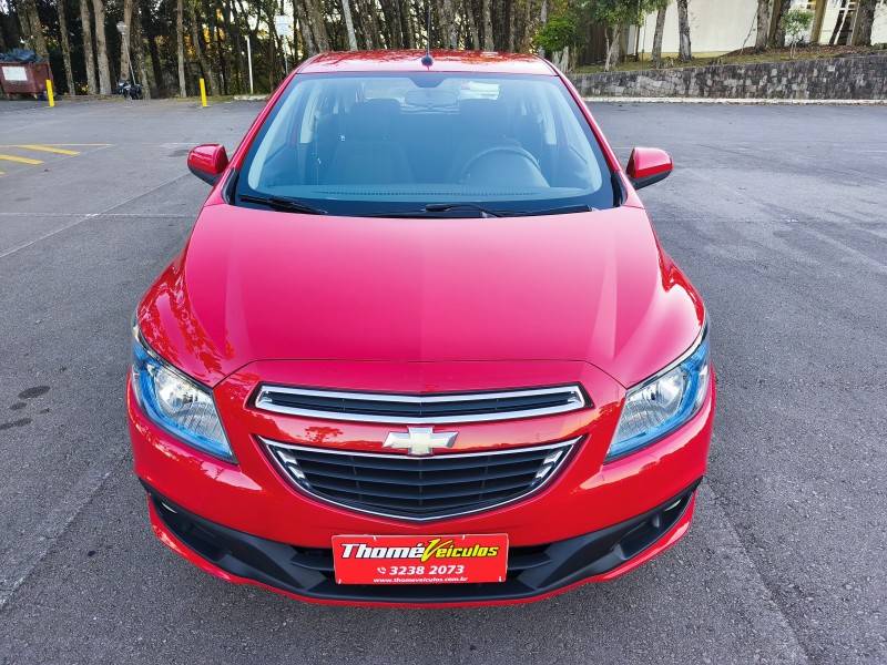 CHEVROLET - ONIX - 2014/2014 - Vermelha - R$ 51.900,00