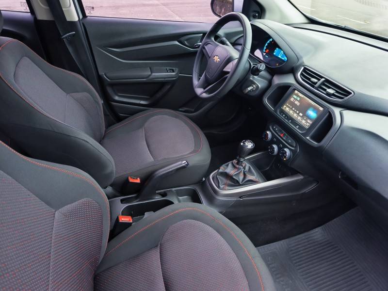 CHEVROLET - ONIX - 2015/2015 - Prata - R$ 48.900,00
