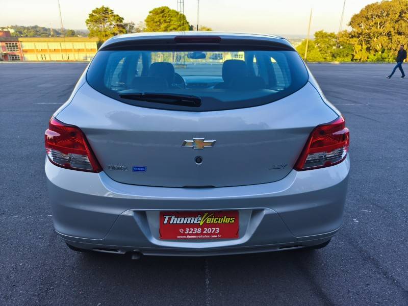 CHEVROLET - ONIX - 2018/2018 - Prata - R$ 48.900,00