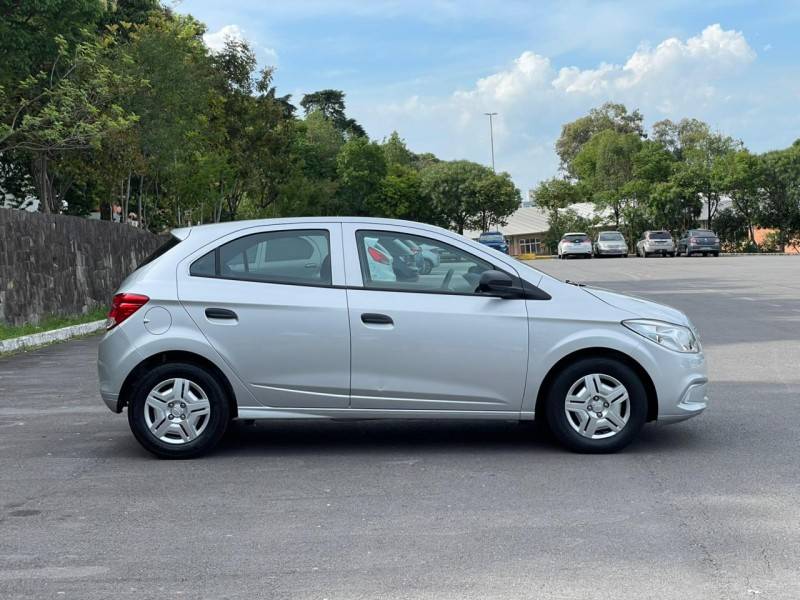 CHEVROLET - ONIX - 2018/2018 - Prata - R$ 48.900,00