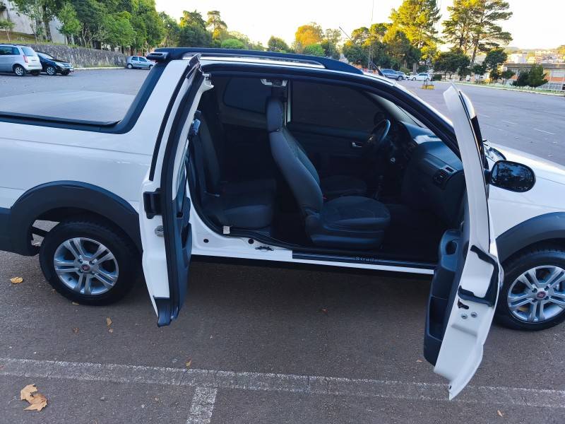 FIAT - STRADA - 2015/2015 - Branca - R$ 62.900,00