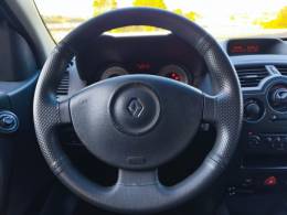 RENAULT - MÉGANE - 2010/2011 - Preta - R$ 31.900,00