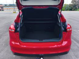 FORD - FOCUS - 2016/2016 - Vermelha - R$ 72.900,00