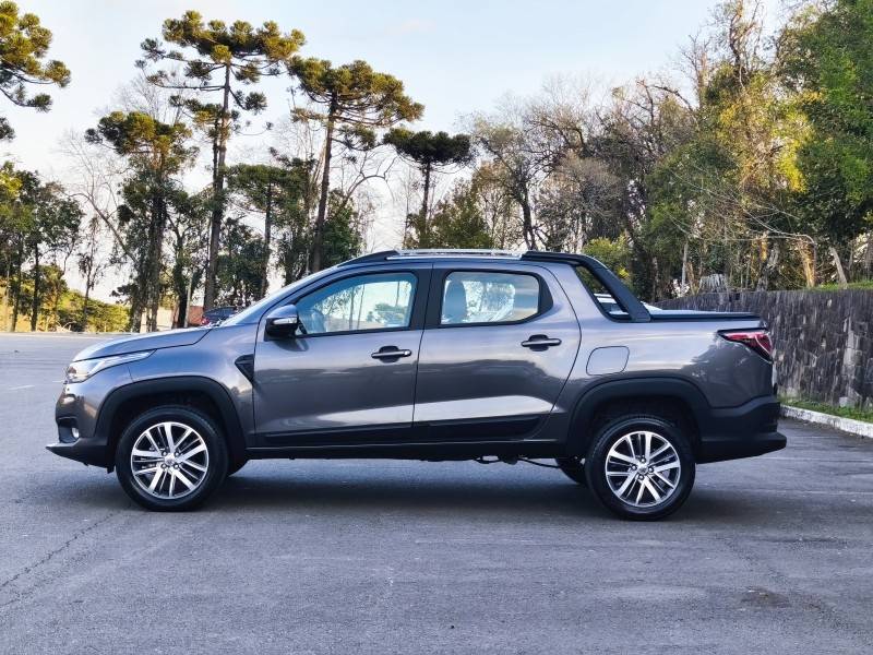 FIAT - STRADA - 2023/2023 - Cinza - R$ 111.900,00