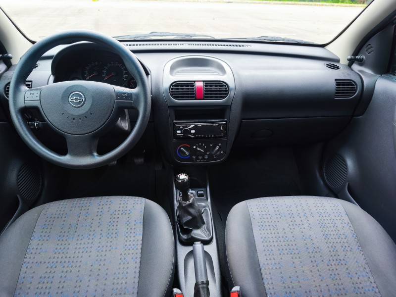 CHEVROLET - CORSA - 2012/2012 - Cinza - R$ 31.900,00
