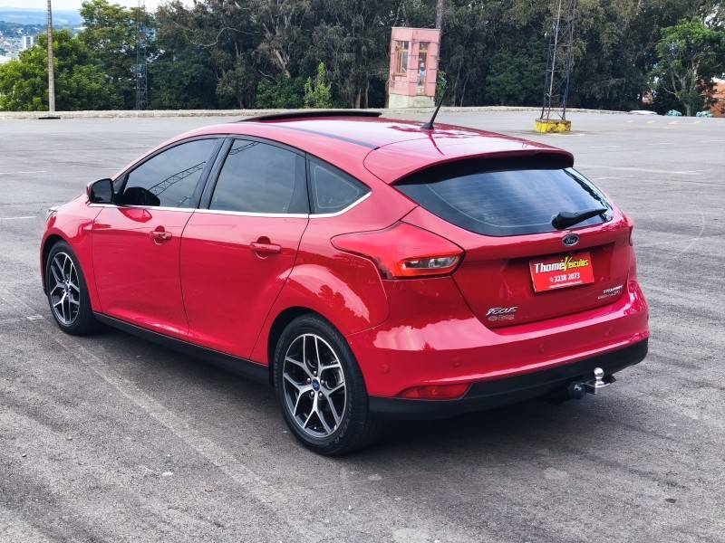 FORD - FOCUS - 2016/2016 - Vermelha - R$ 72.900,00