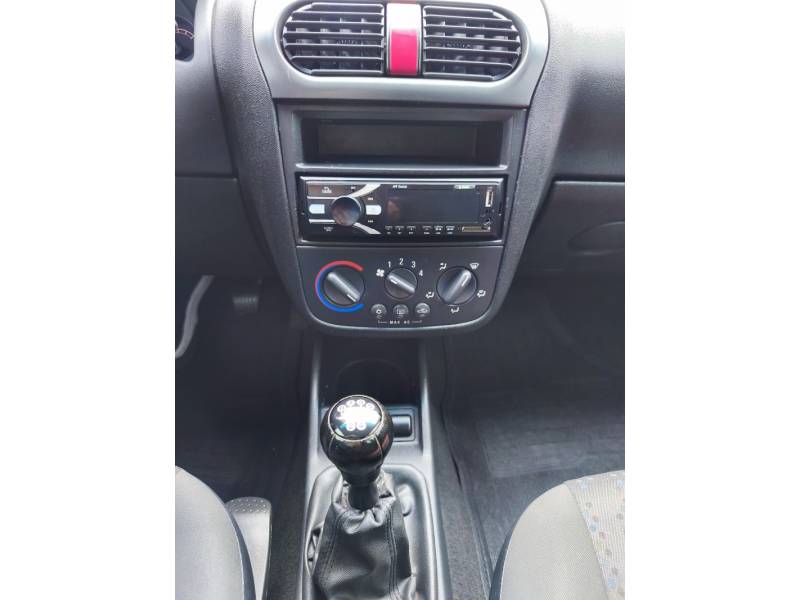CHEVROLET - CORSA - 2012/2012 - Cinza - R$ 31.900,00